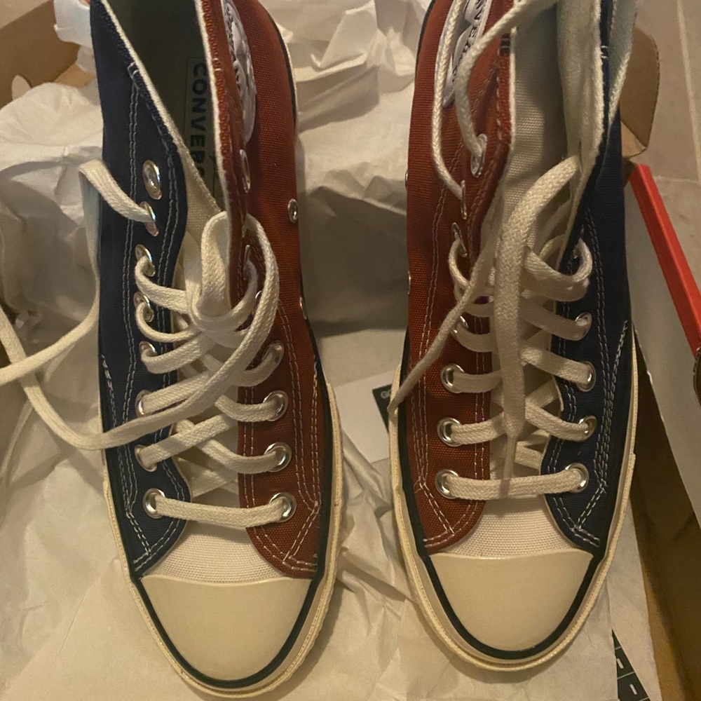 BRAND NEW CONVERSE!!! - Picture 2 of 4